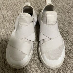 White vans ultra ranges